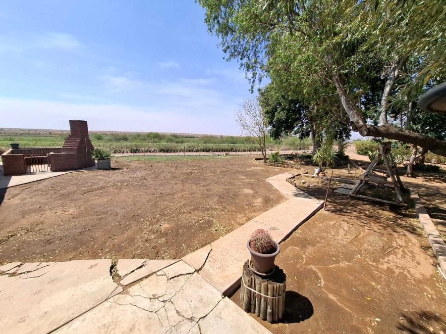 4 Bedroom Property for Sale in Karos Northern Cape
